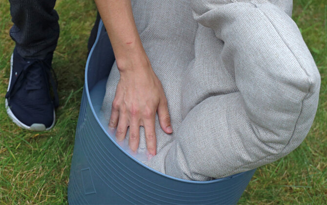 Gartenkissen waschen