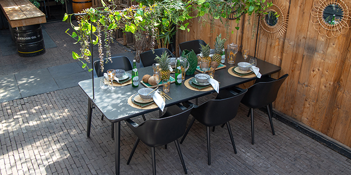 gedeckte Tischgruppe Urban Jungle